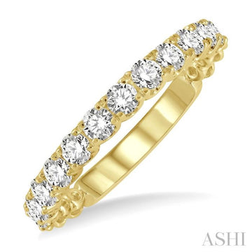 3/4 Ctw Lattice Round Cut Diamond Wedding Band in 14K Yellow Gold